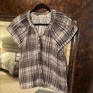 dylan size Medium Plaid Button-Up Shirt